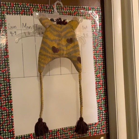 Giraffe hat - Picture 3 of 3